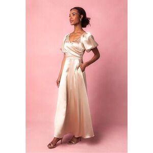 NWT Ivy City Co. Tessie Dress in‎ Champagne Size 10